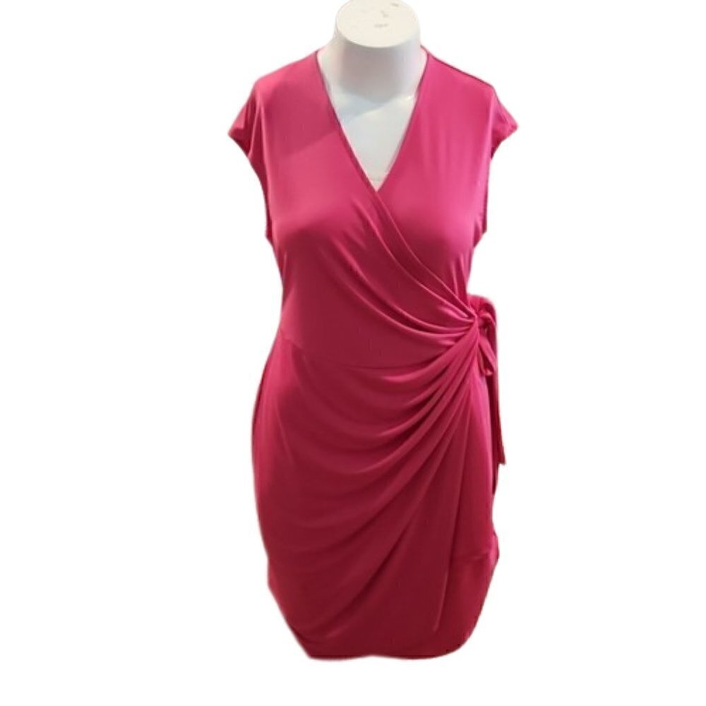 [Amazon Essentials] Pink V-neck Short Sleeve Wrap Dress - Size 1X - Picture 2 of 9